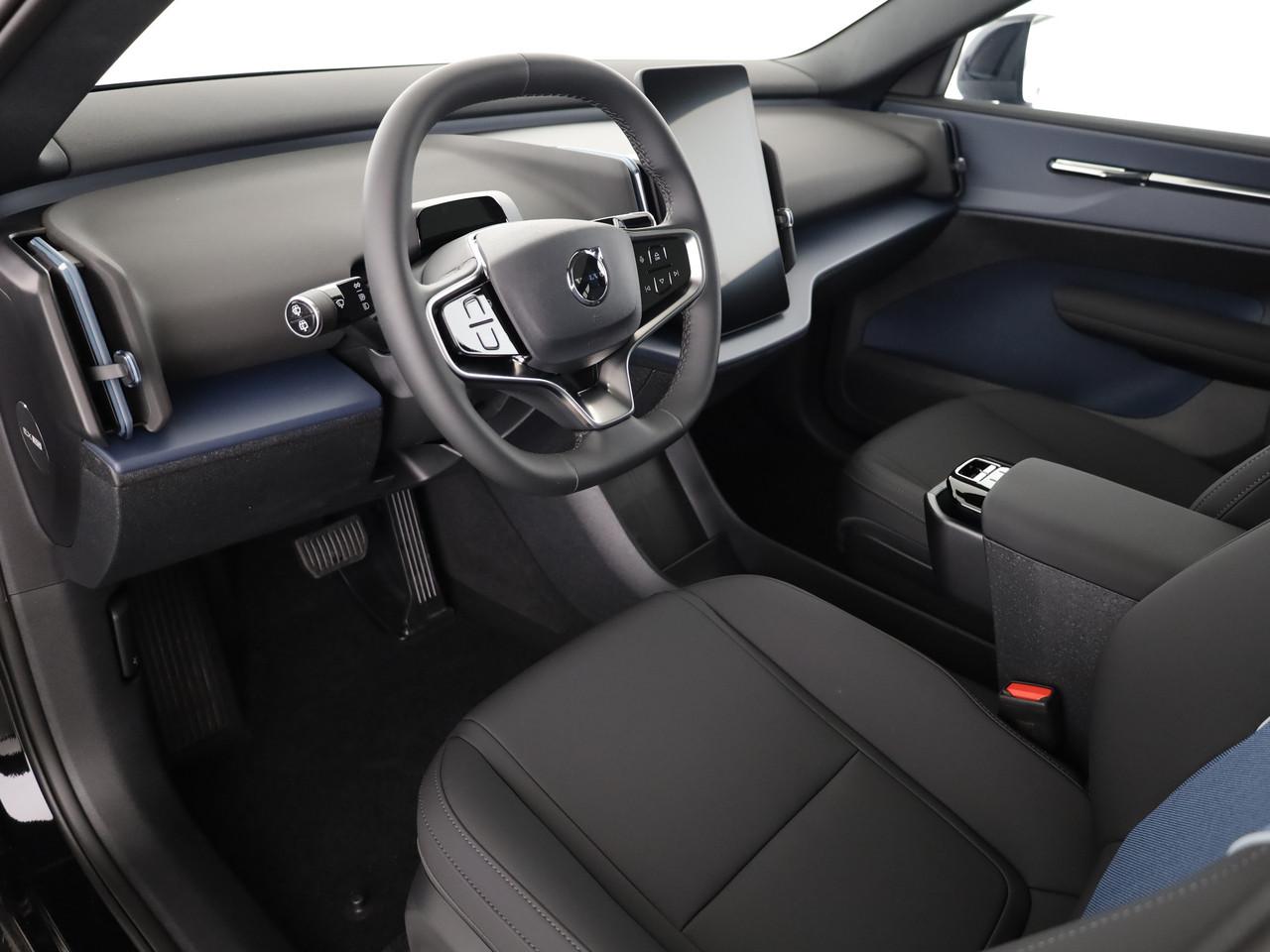VOLVO EX30 CC P8 Ultra AWD-image-6