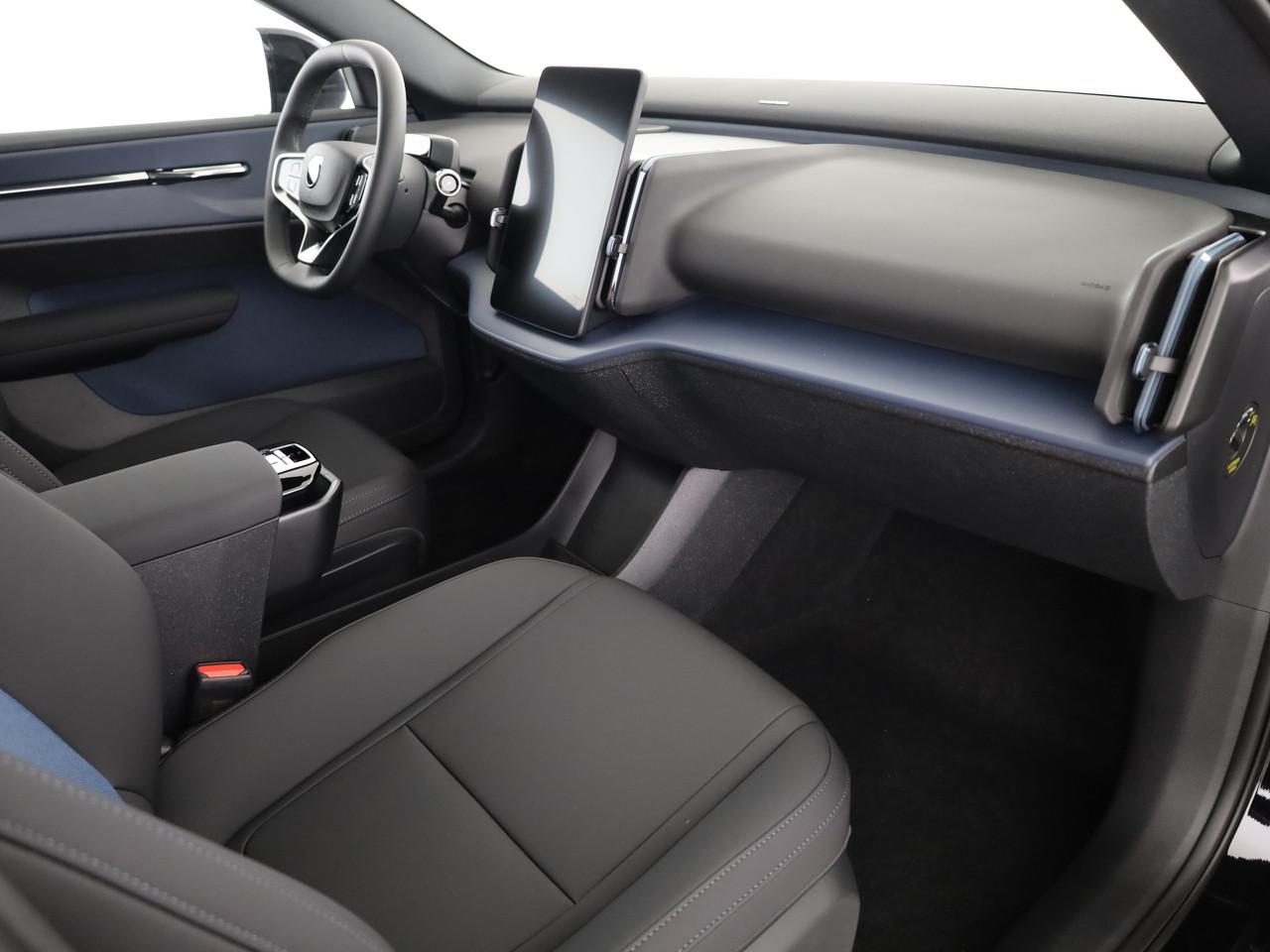 VOLVO EX30 CC P8 Ultra AWD-image-7