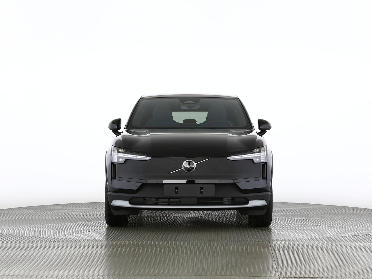 VOLVO EX30 CC P8 Ultra AWD-image-4