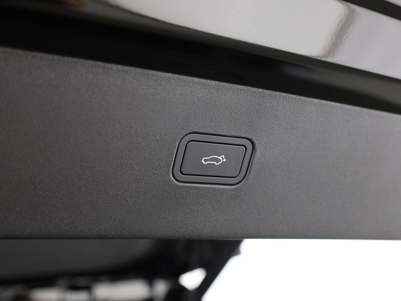 VOLVO EX30 CC P8 Ultra AWD-image-16