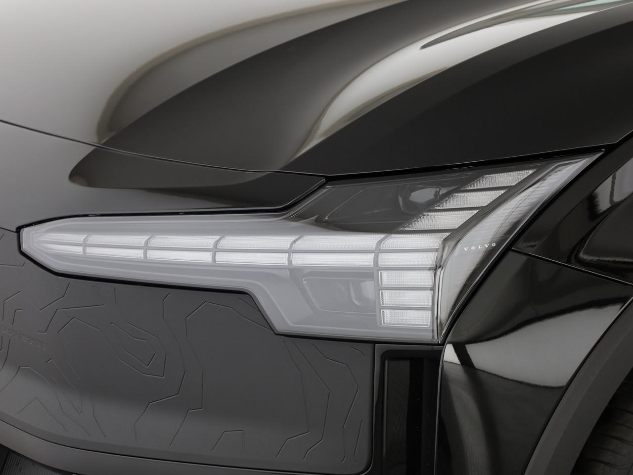 VOLVO EX30 CC P8 Ultra AWD-image-15
