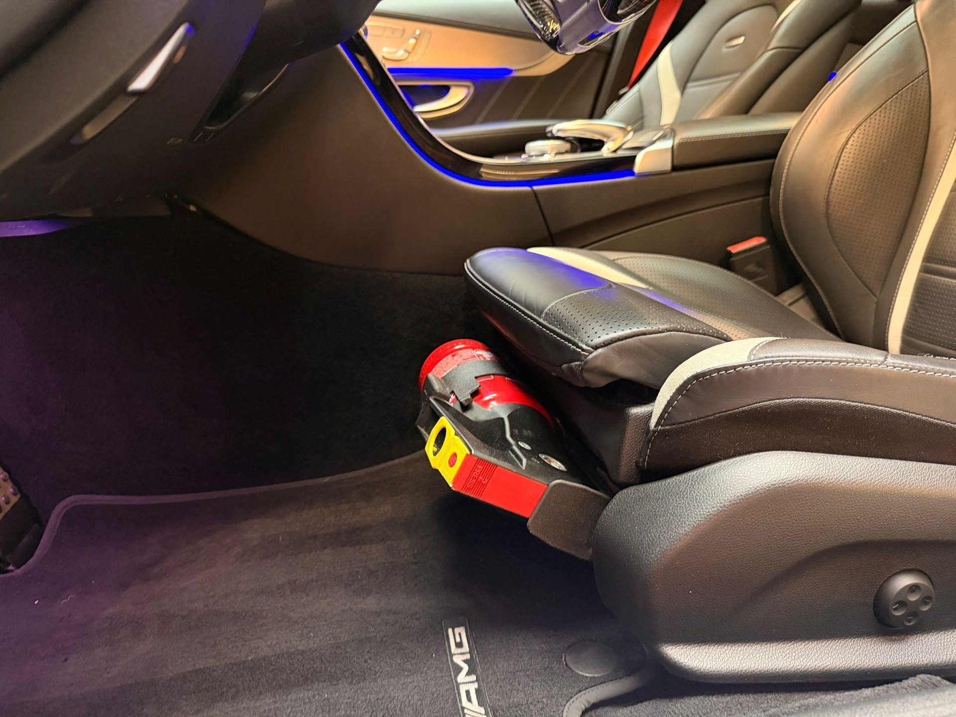 MERCEDES-BENZ C 63 S AMG Kombi-image-21