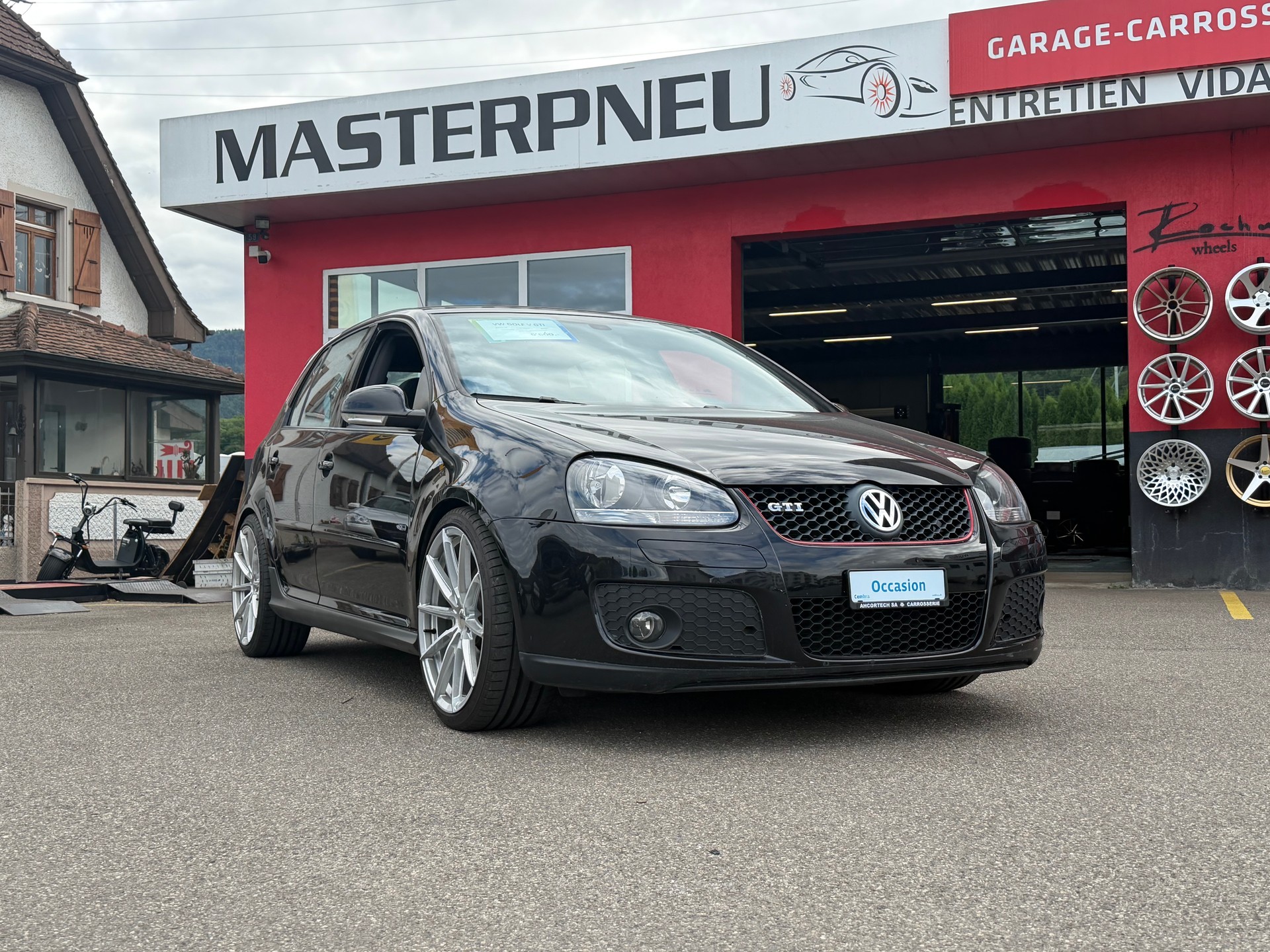VW Golf 2.0 TFSI GTI-image-1