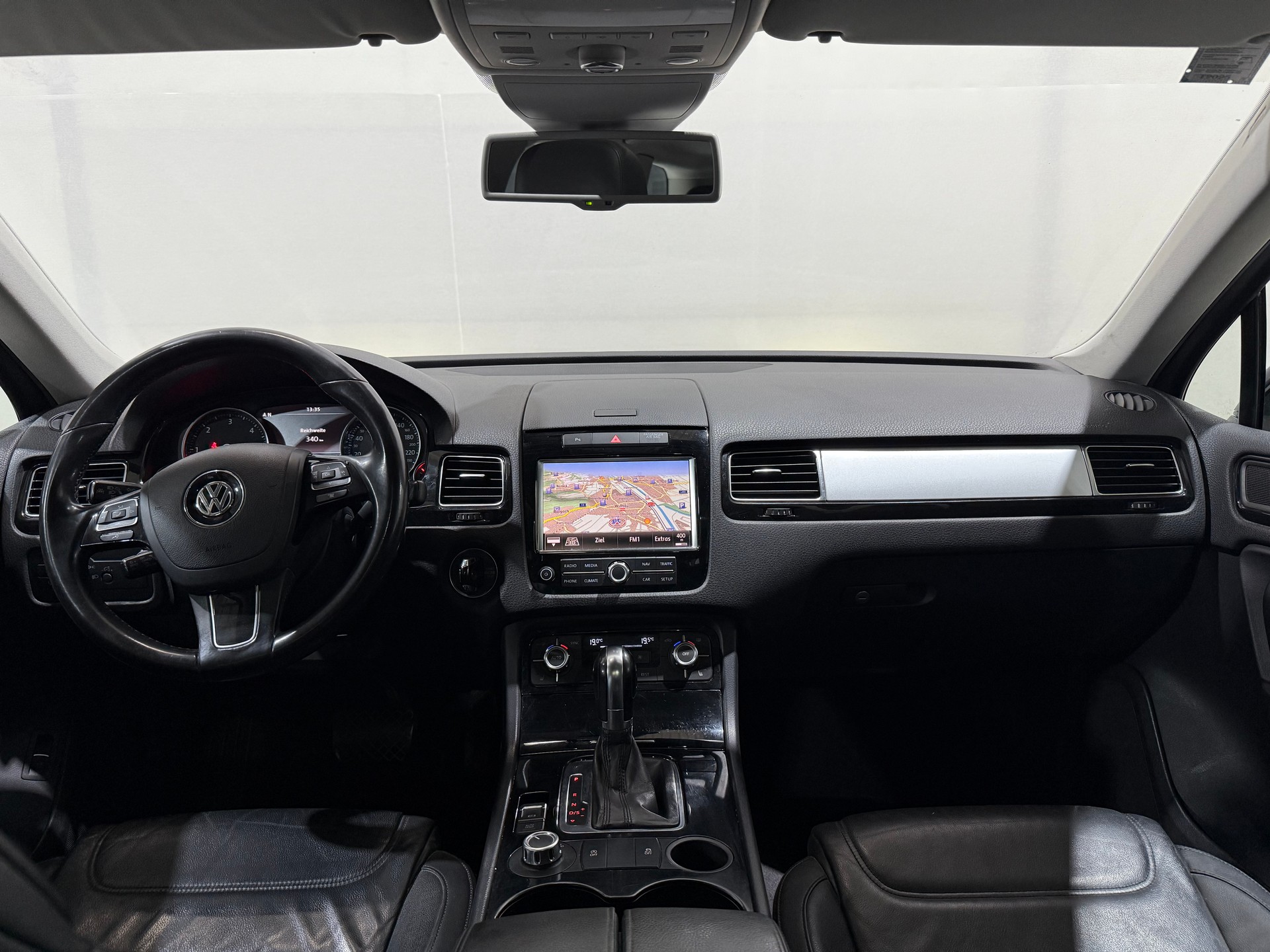 VW Touareg 3.0 TDI BMT Edition X Tiptronic-image-11
