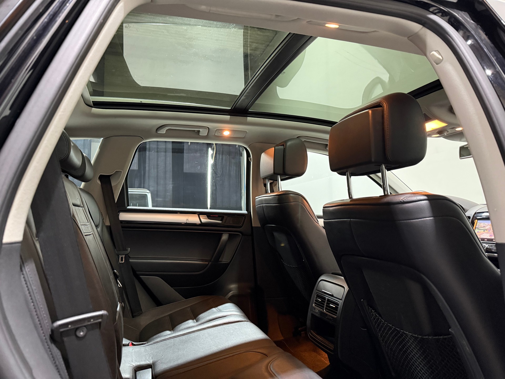 VW Touareg 3.0 TDI BMT Edition X Tiptronic-image-15