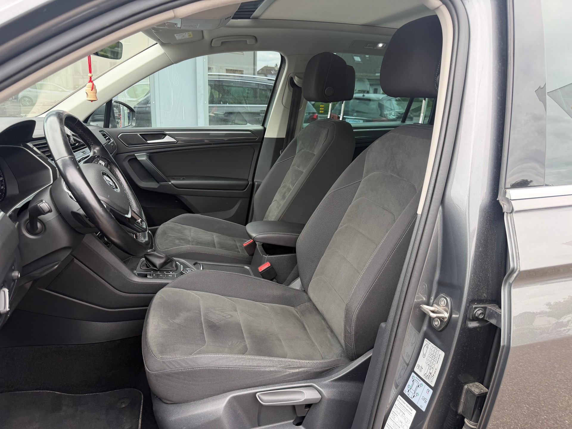 VW Tiguan Allspace 2.0 TDI SCR Highline 4Motion DSG-image-13