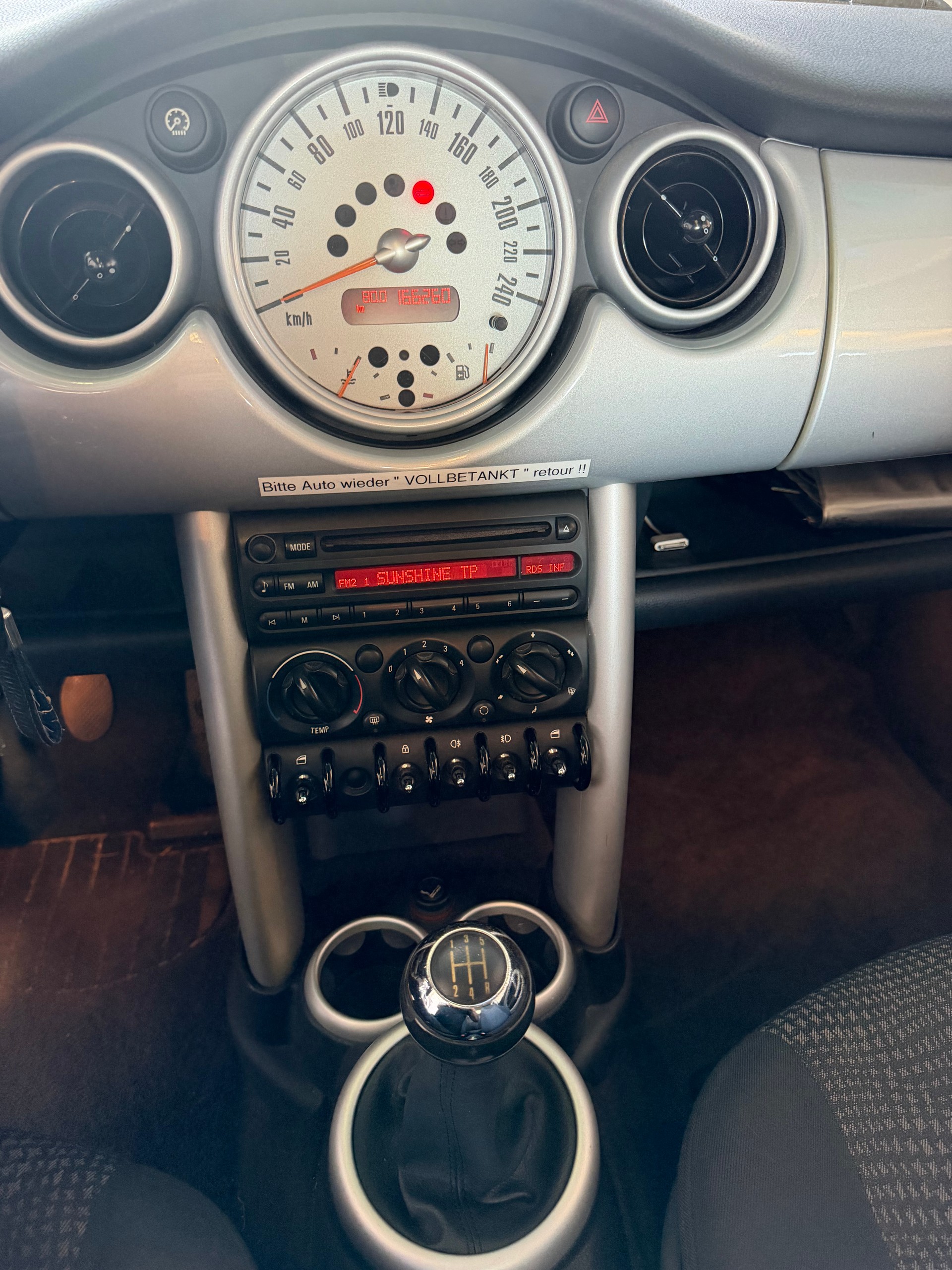 MINI Cooper-image-9
