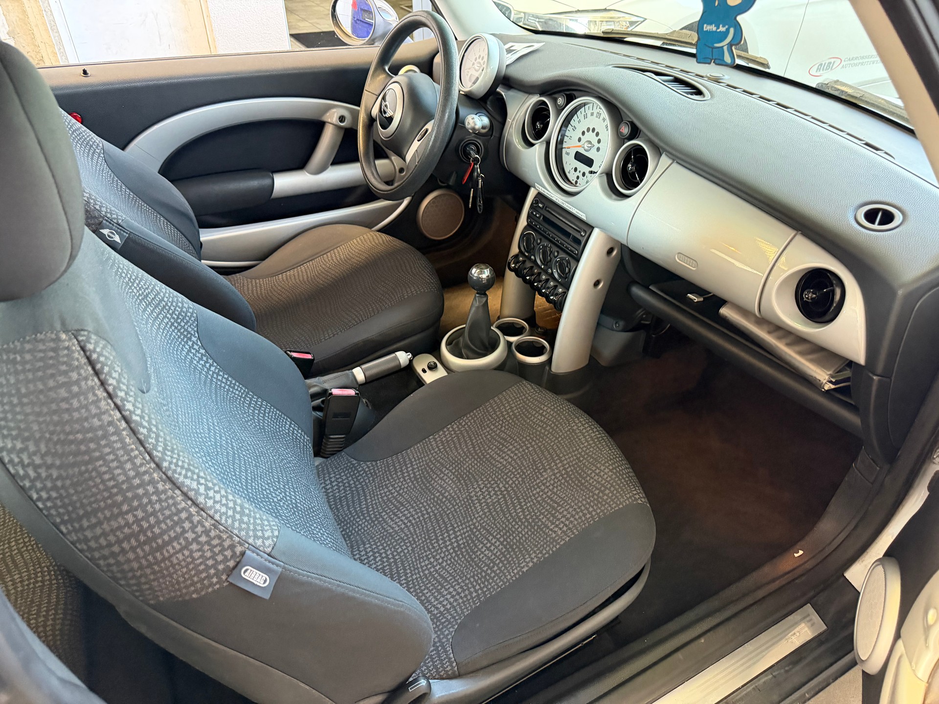 MINI Cooper-image-7