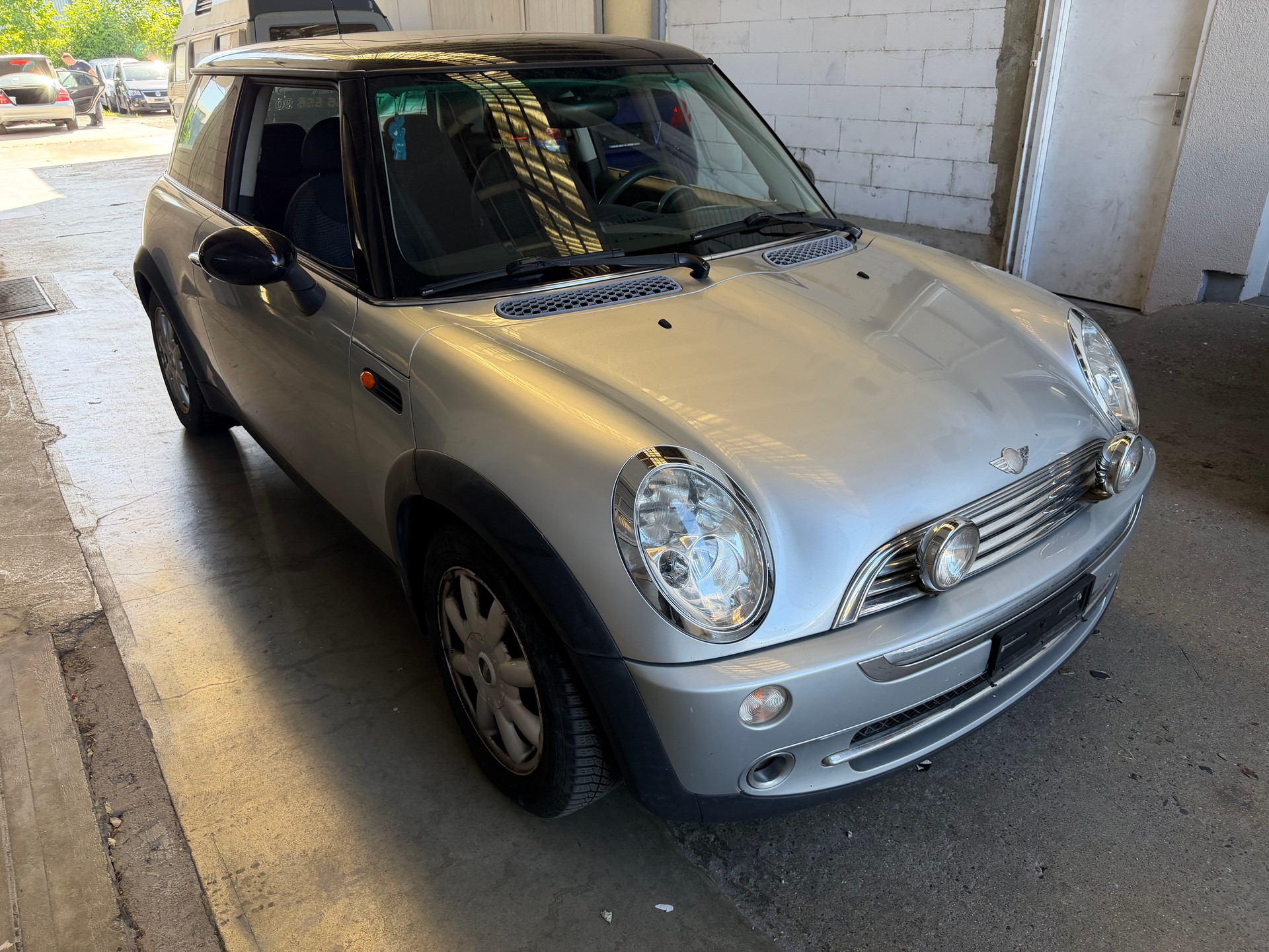 MINI Cooper-image-1