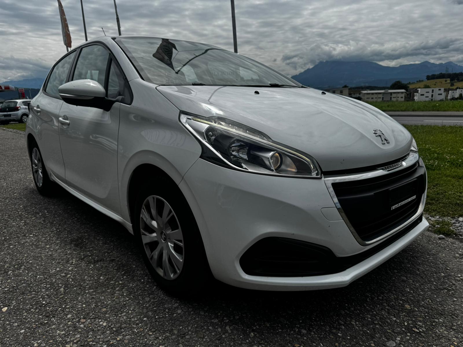 PEUGEOT 208 1.2 PureTech Active-image-2