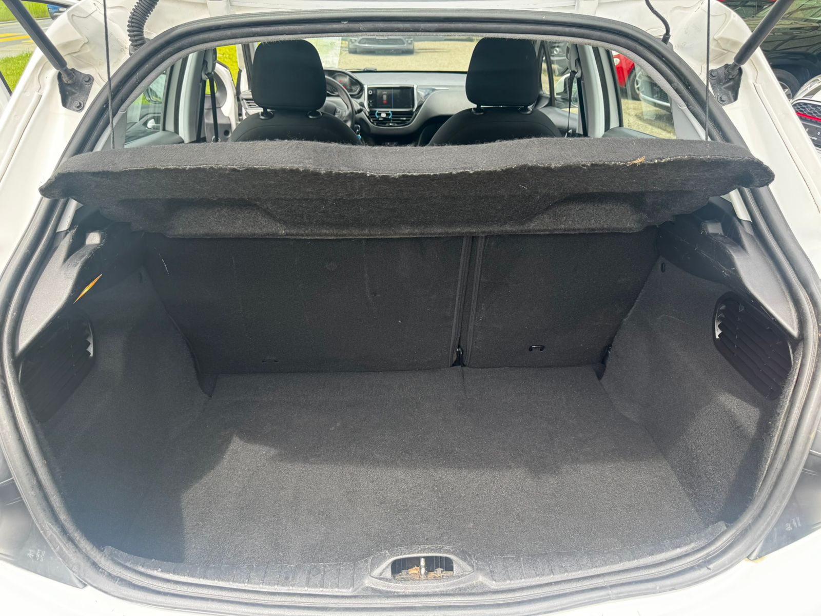 PEUGEOT 208 1.2 PureTech Active-image-11