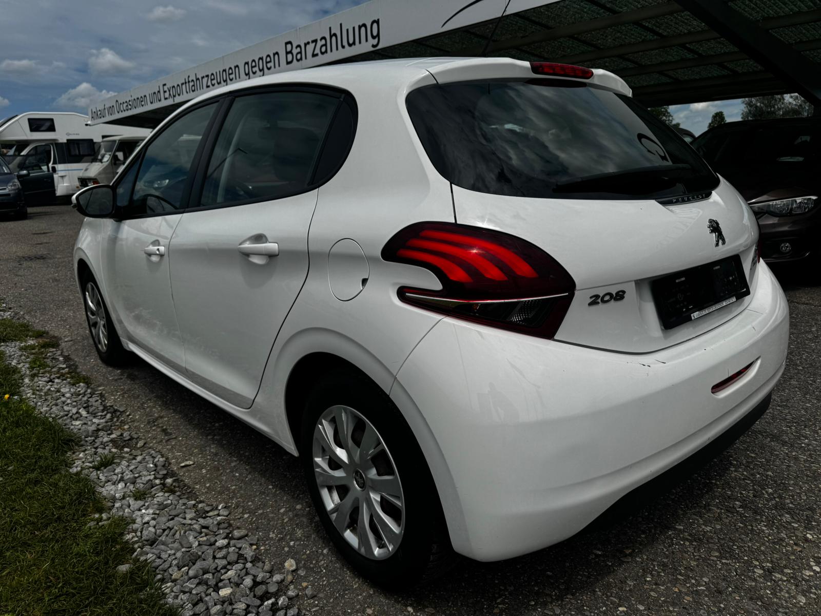 PEUGEOT 208 1.2 PureTech Active-image-6