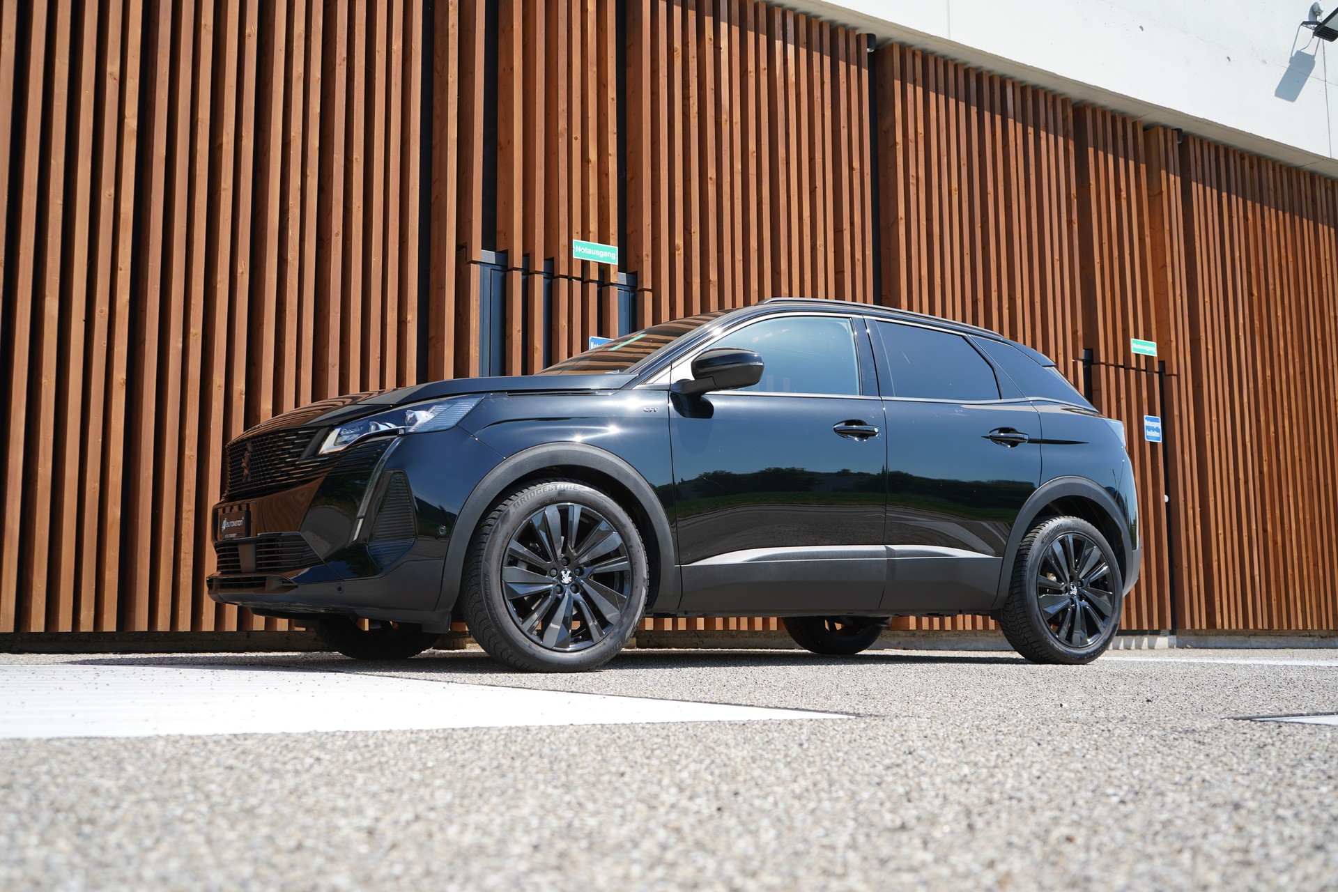 PEUGEOT 3008 1.5 BLUEHDi GT PACK BLACK EAT8 l 130 PS-image-8