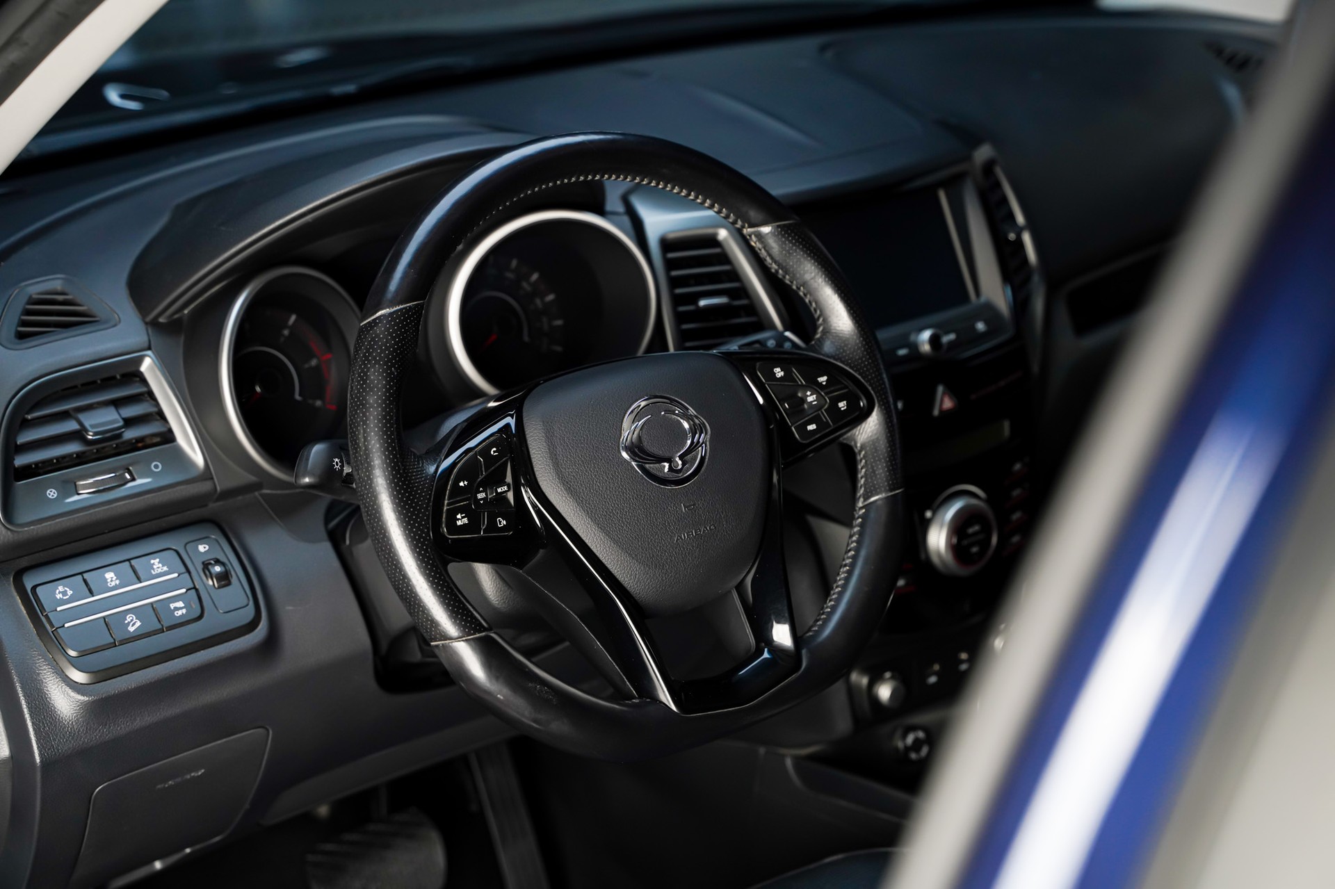 KGM-SsangYong XLV 1.6 eXDi Quartz 4WD Automatic-image-8