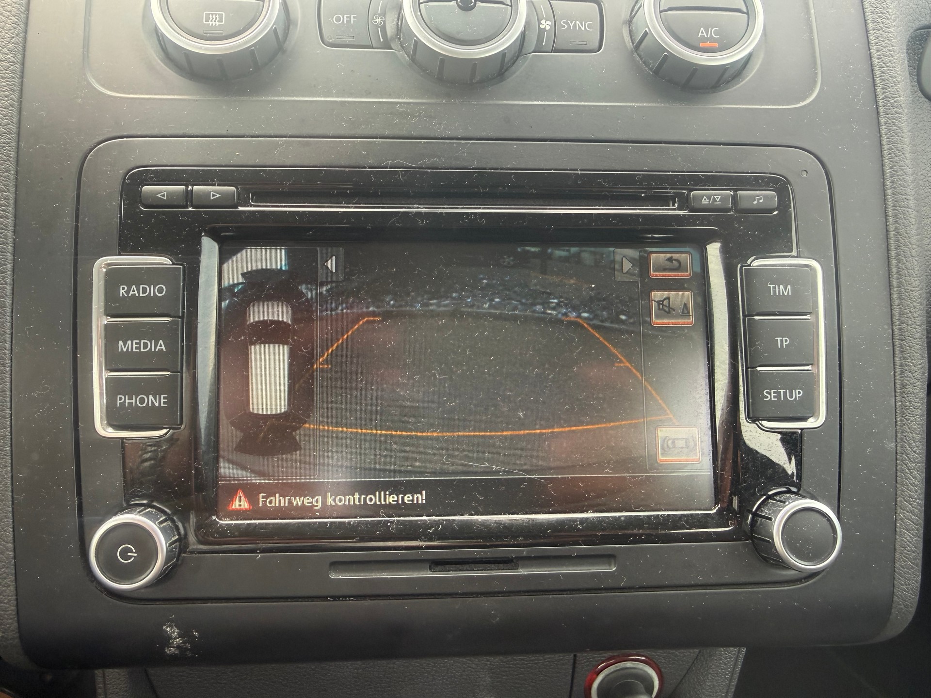VW Touran 1.2 TSI BlueMotion Technology Cup-image-13