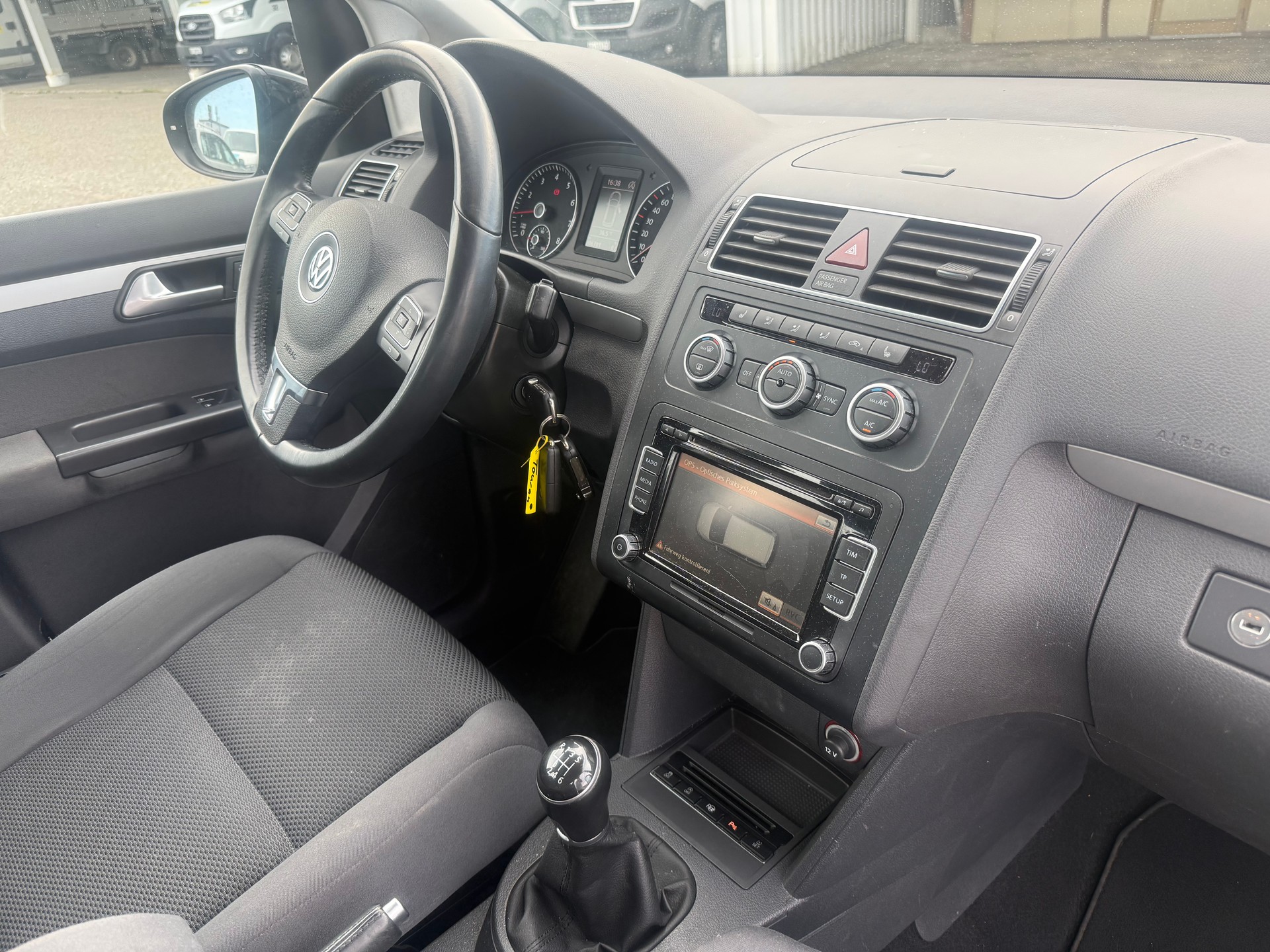 VW Touran 1.2 TSI BlueMotion Technology Cup-image-10