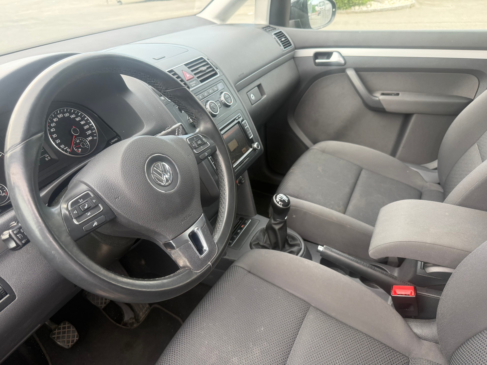 VW Touran 1.2 TSI BlueMotion Technology Cup-image-9