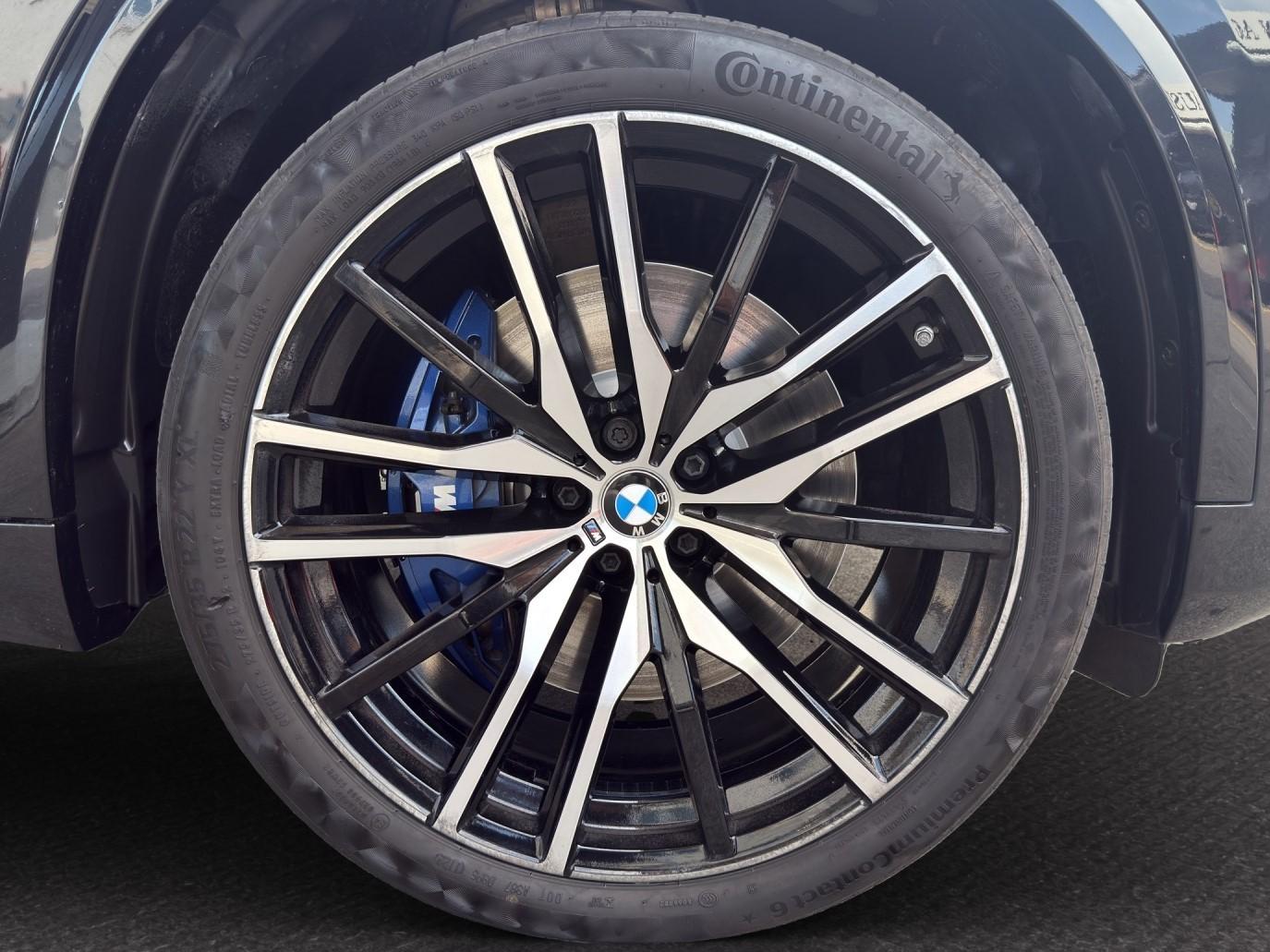 BMW X5 M50i xDrive-image-11