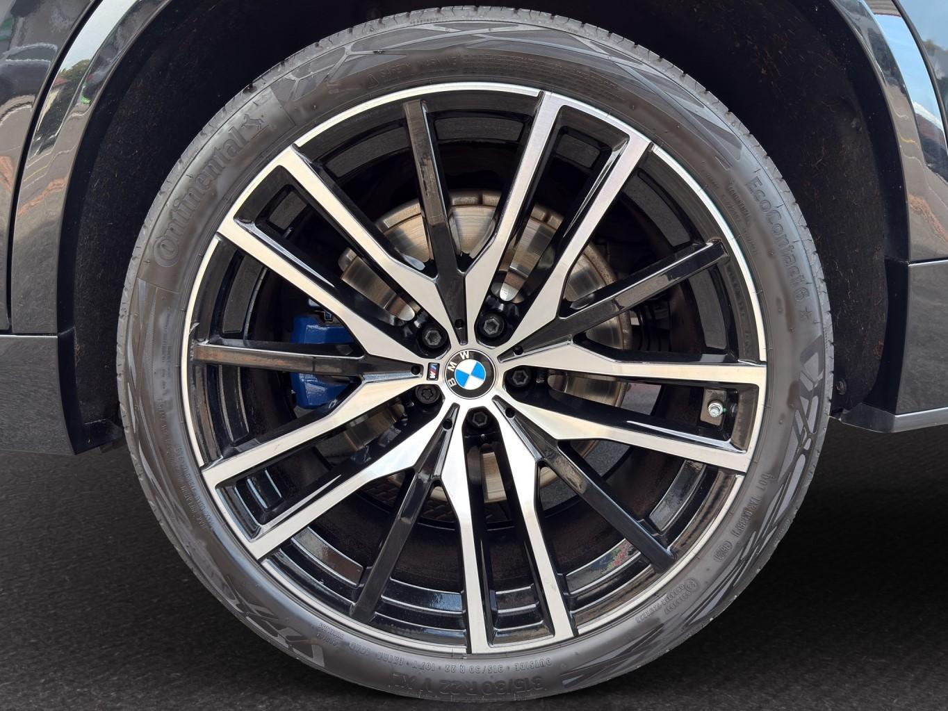 BMW X5 M50i xDrive-image-9