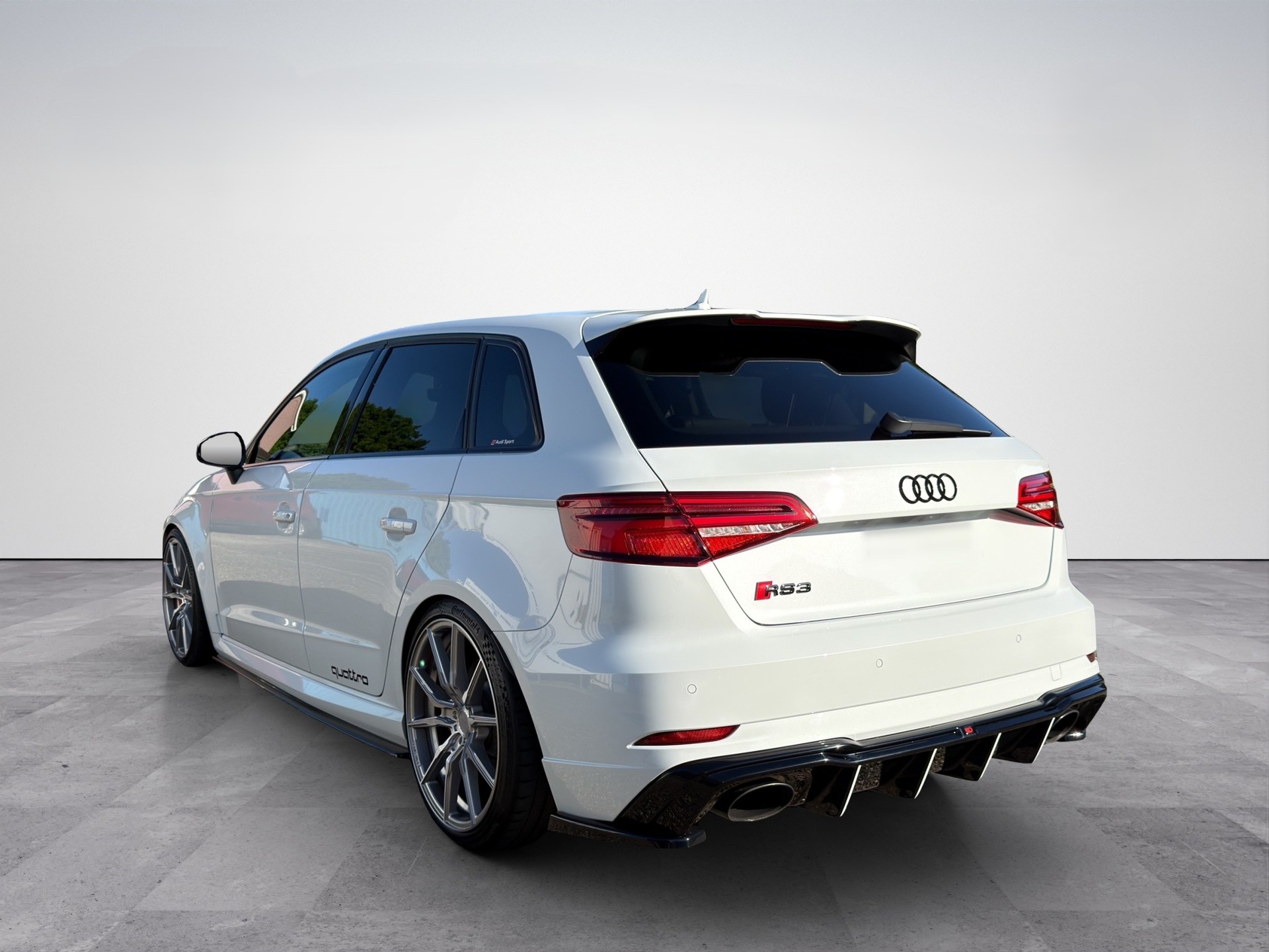 AUDI RS3 Sportback 2.5 TSI quattro S-tronic-image-5