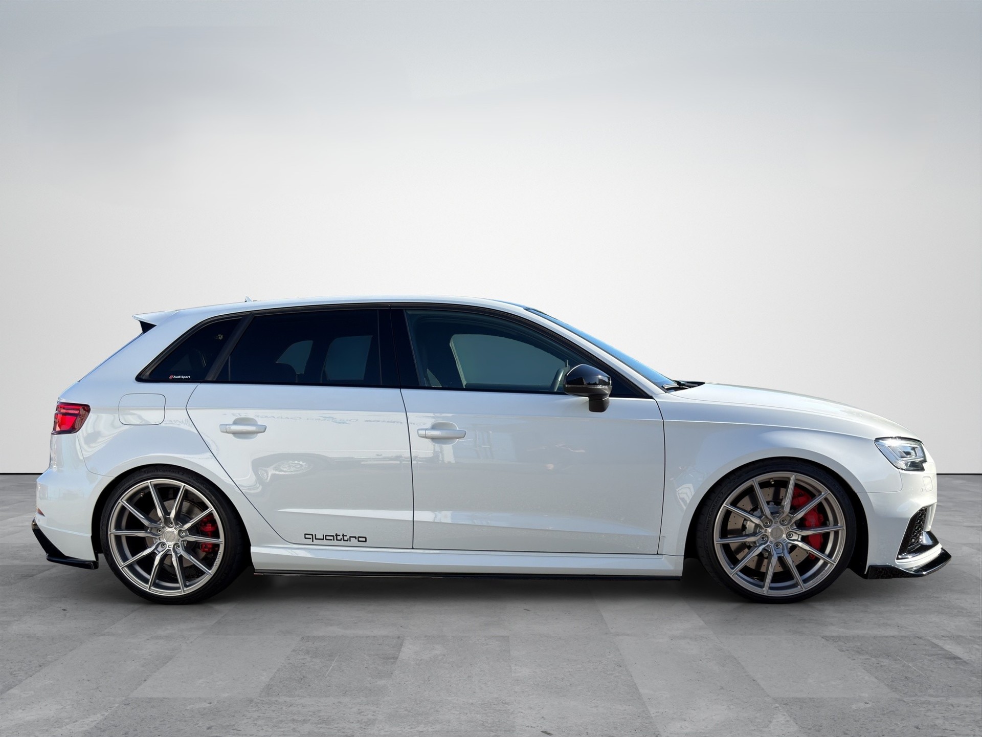 AUDI RS3 Sportback 2.5 TSI quattro S-tronic-image-3