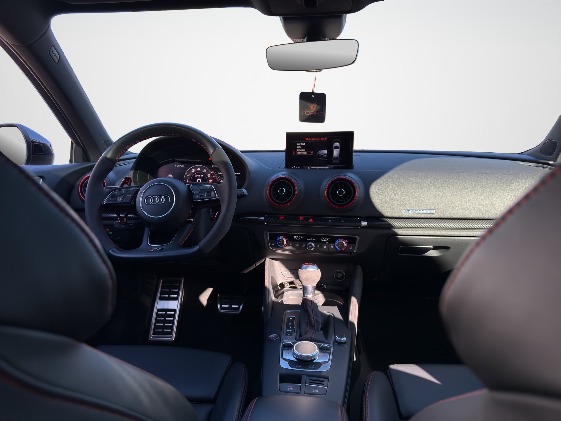 AUDI RS3 Sportback 2.5 TSI quattro S-tronic-image-9