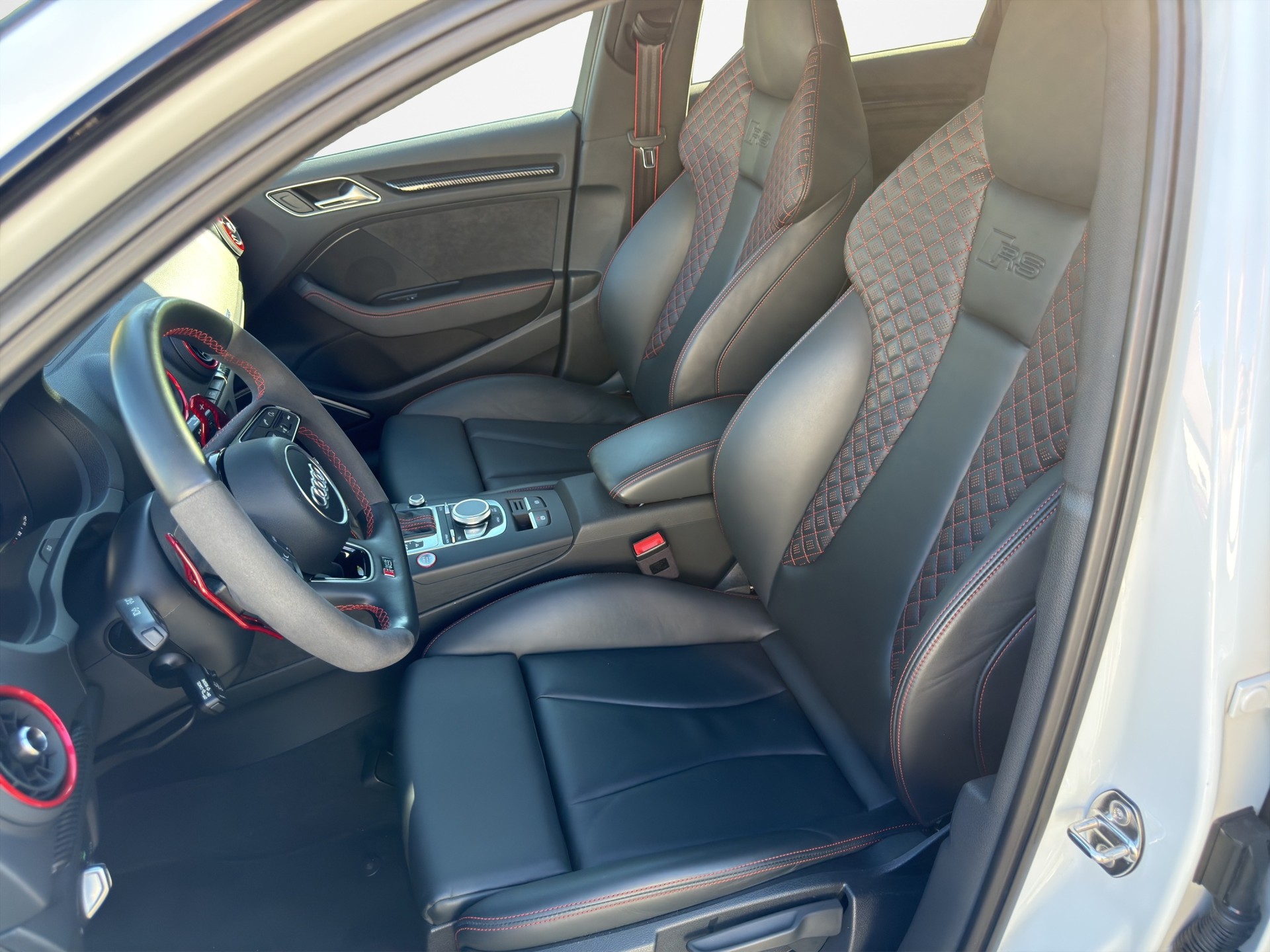 AUDI RS3 Sportback 2.5 TSI quattro S-tronic-image-7