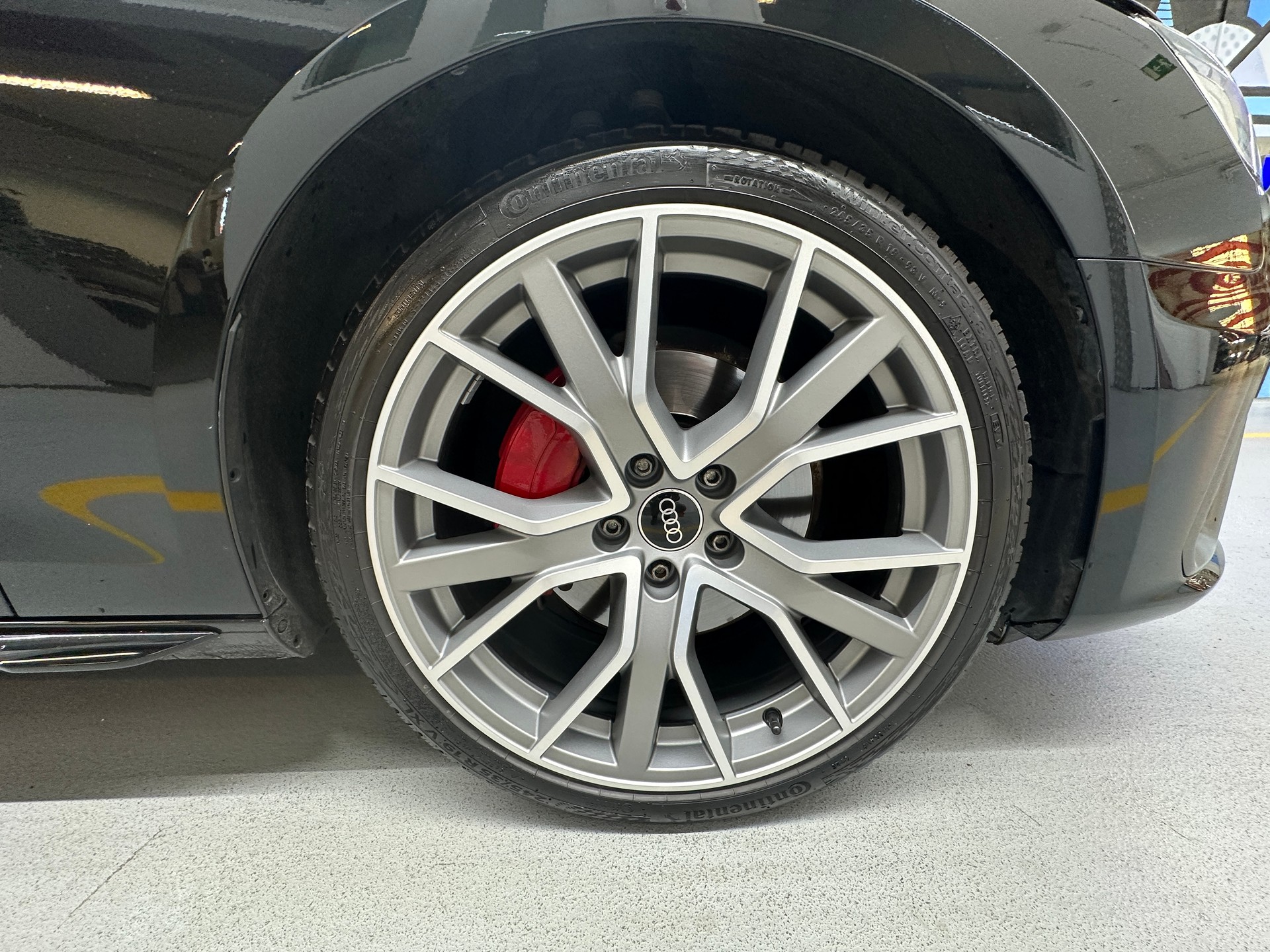 AUDI A4 Avant 40 TDI S line quattro S-tronic-image-6