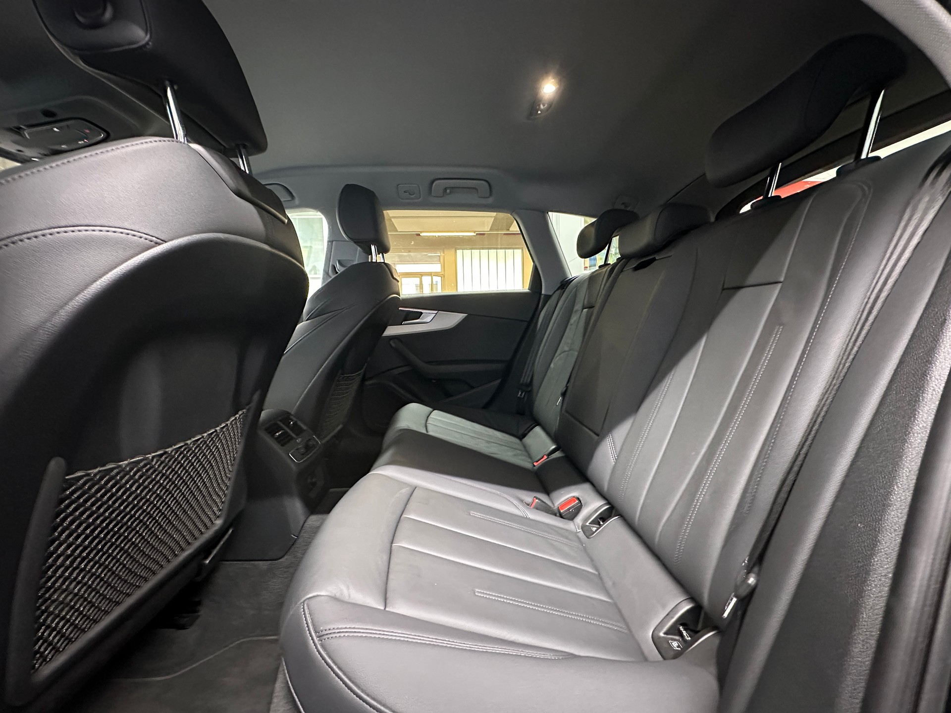 AUDI A4 Avant 40 TDI S line quattro S-tronic-image-8