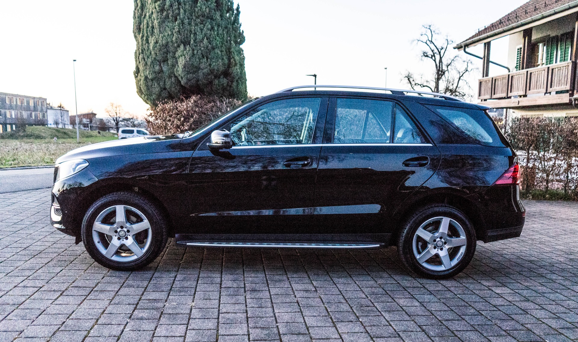 MERCEDES-BENZ GLE 250 d Executive 4Matic 9G Standheizung-image-3