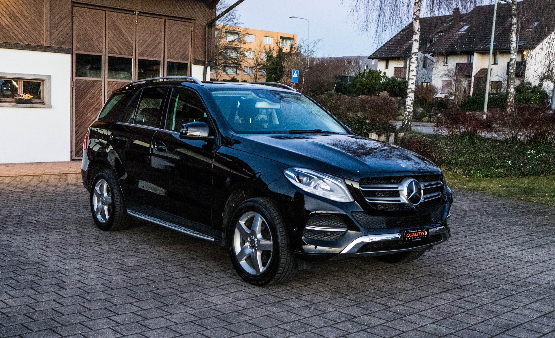 MERCEDES-BENZ GLE 250 d Executive 4Matic 9G Standheizung-image-2