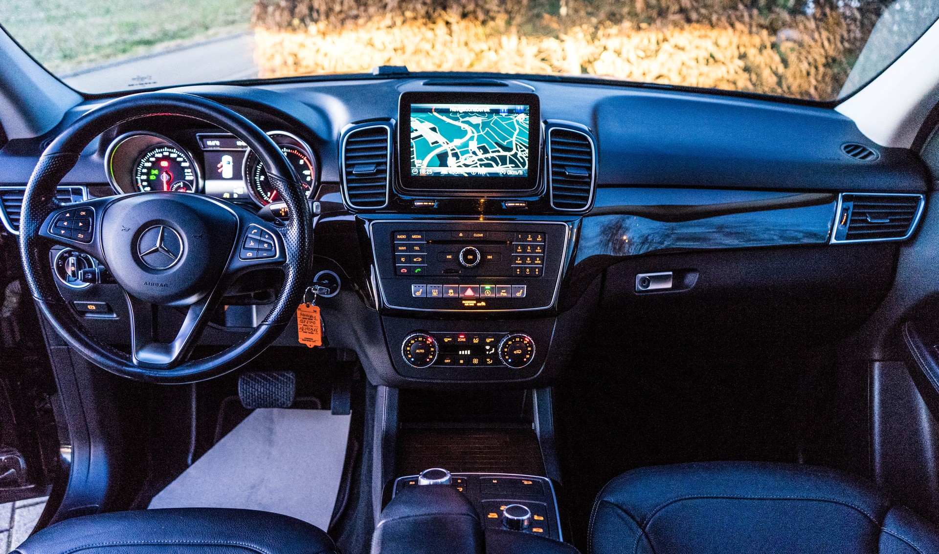MERCEDES-BENZ GLE 250 d Executive 4Matic 9G Standheizung-image-16
