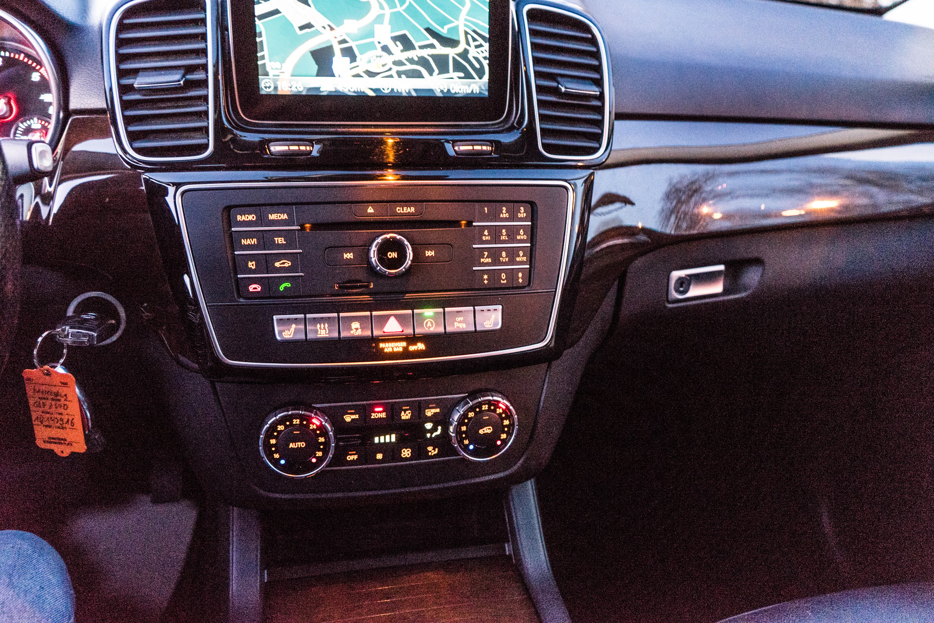 MERCEDES-BENZ GLE 250 d Executive 4Matic 9G Standheizung-image-17