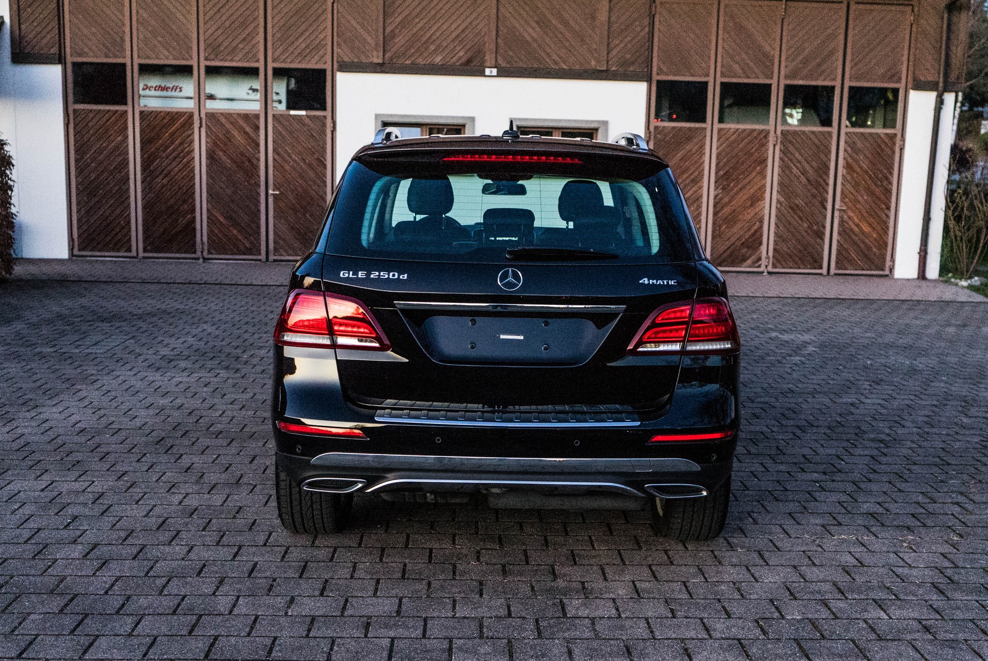 MERCEDES-BENZ GLE 250 d Executive 4Matic 9G Standheizung-image-6