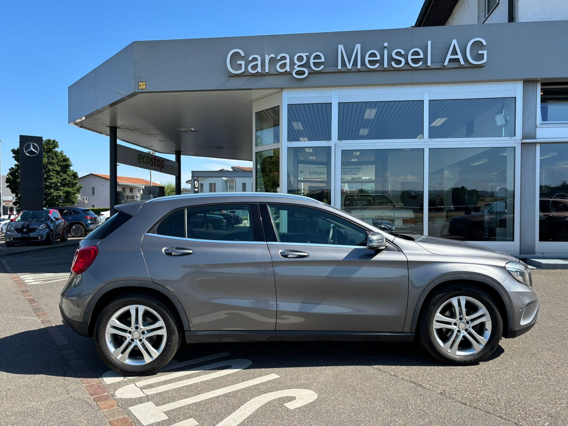 MERCEDES-BENZ GLA 200d Urban 4Matic-image-4
