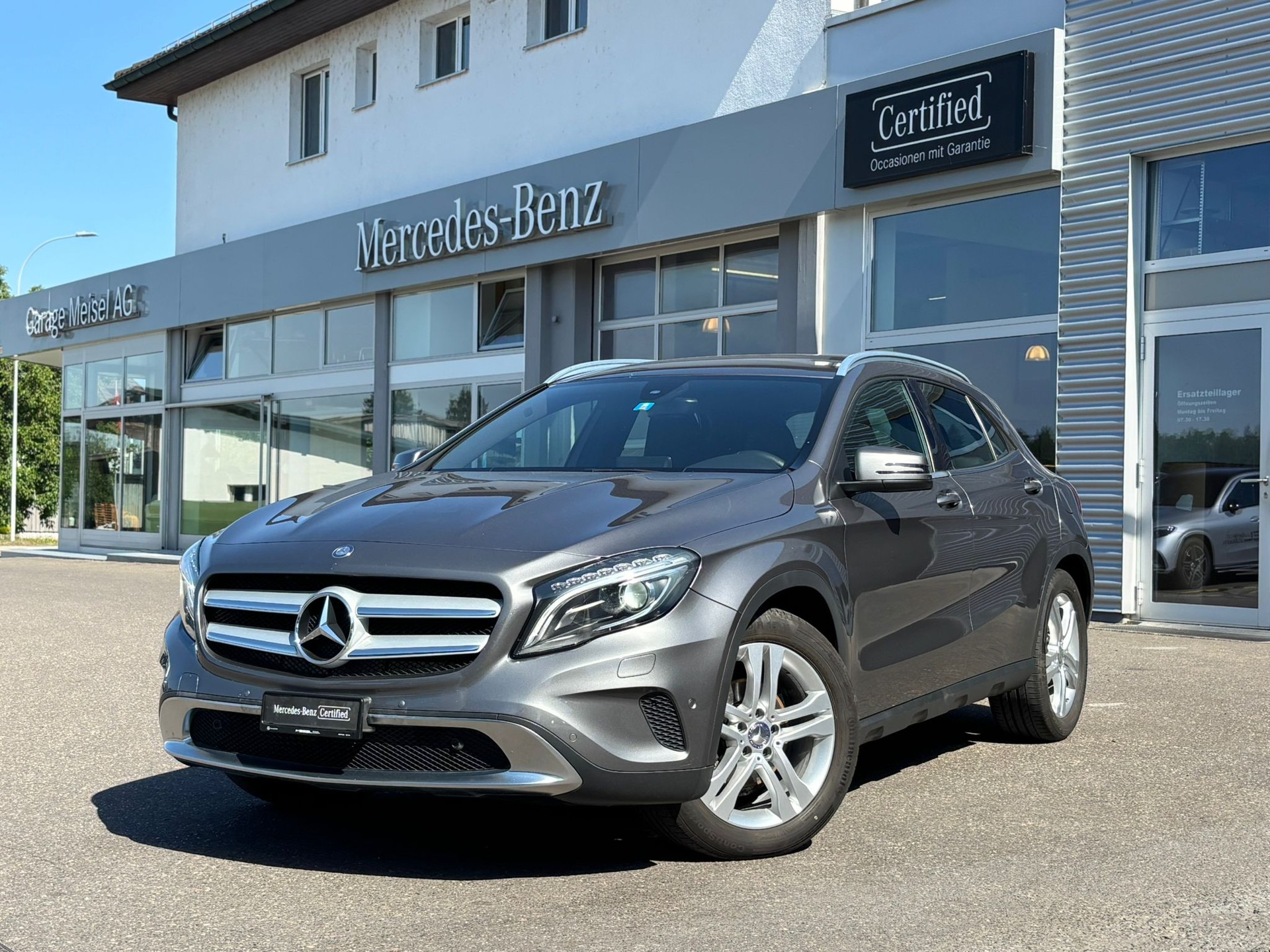 MERCEDES-BENZ GLA 200d Urban 4Matic-image-1