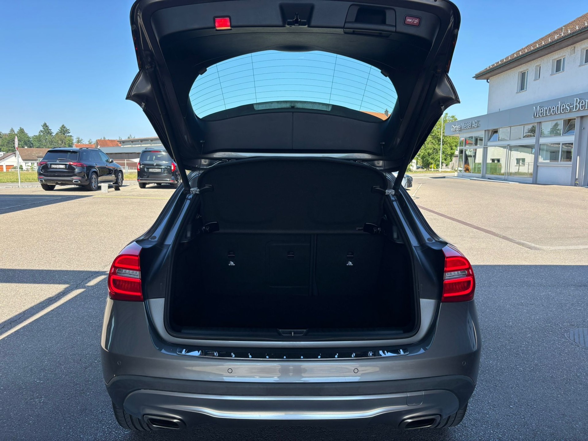 MERCEDES-BENZ GLA 200d Urban 4Matic-image-12