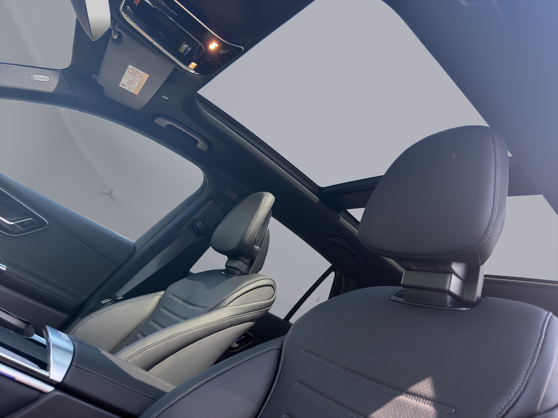 MERCEDES-BENZ GLC 400 e EQ Star AMG Line 4matic-image-18