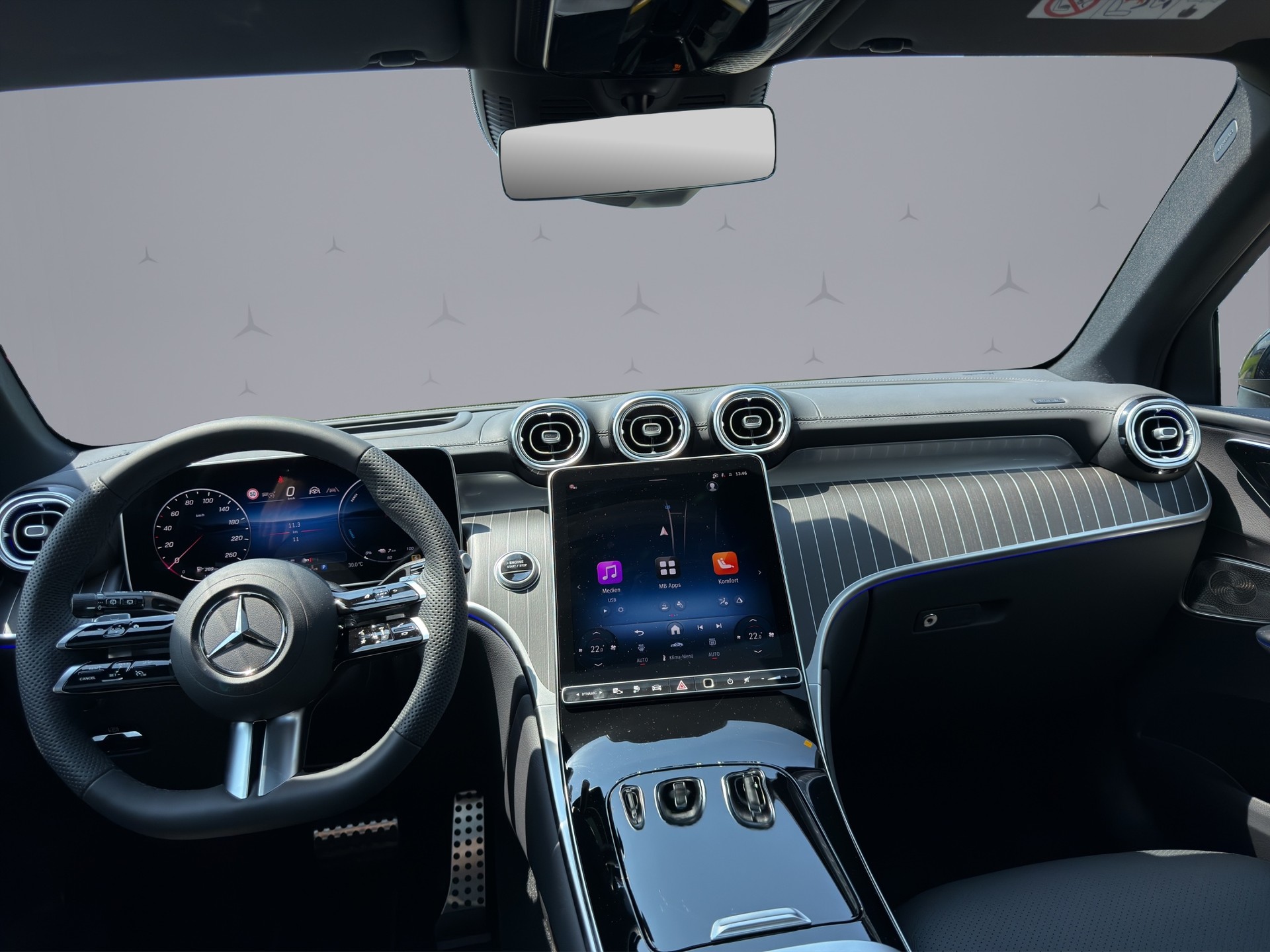 MERCEDES-BENZ GLC 400 e EQ Star AMG Line 4matic-image-12