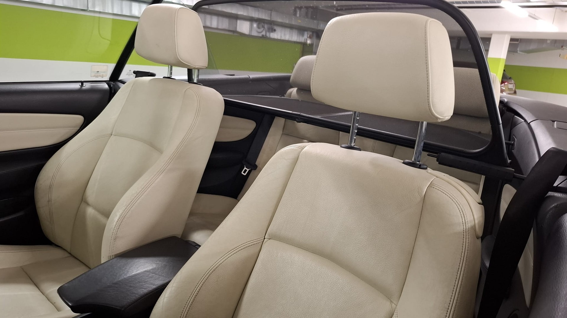 BMW 118i Cabrio-image-11