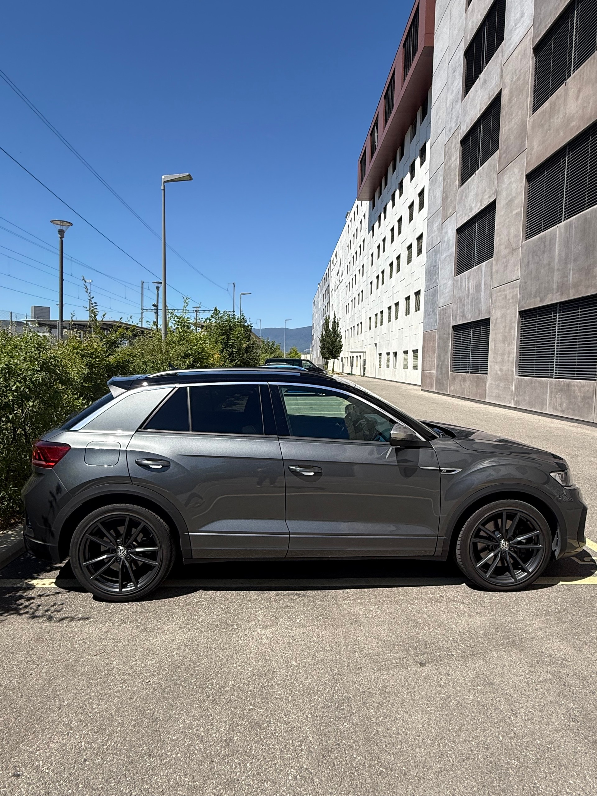VW T-ROC R 2.0 TSI 300Ps-image-1