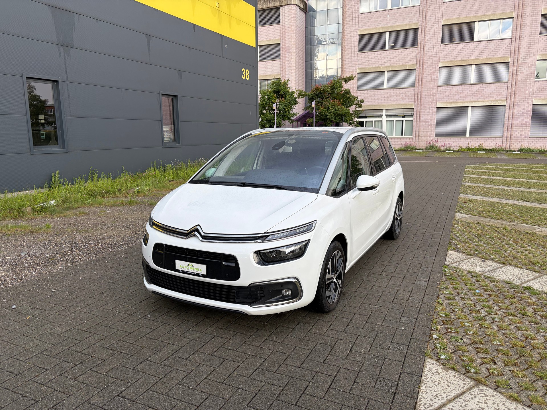 CITROEN Grand C4 Picasso 1.6 BlueHDi Feel Edition EAT6-image-1