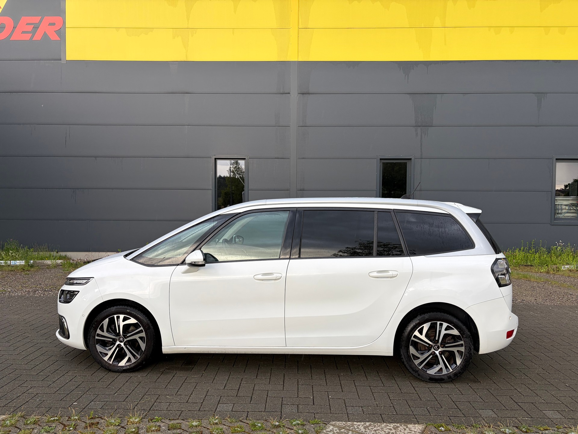 CITROEN Grand C4 Picasso 1.6 BlueHDi Feel Edition EAT6-image-8
