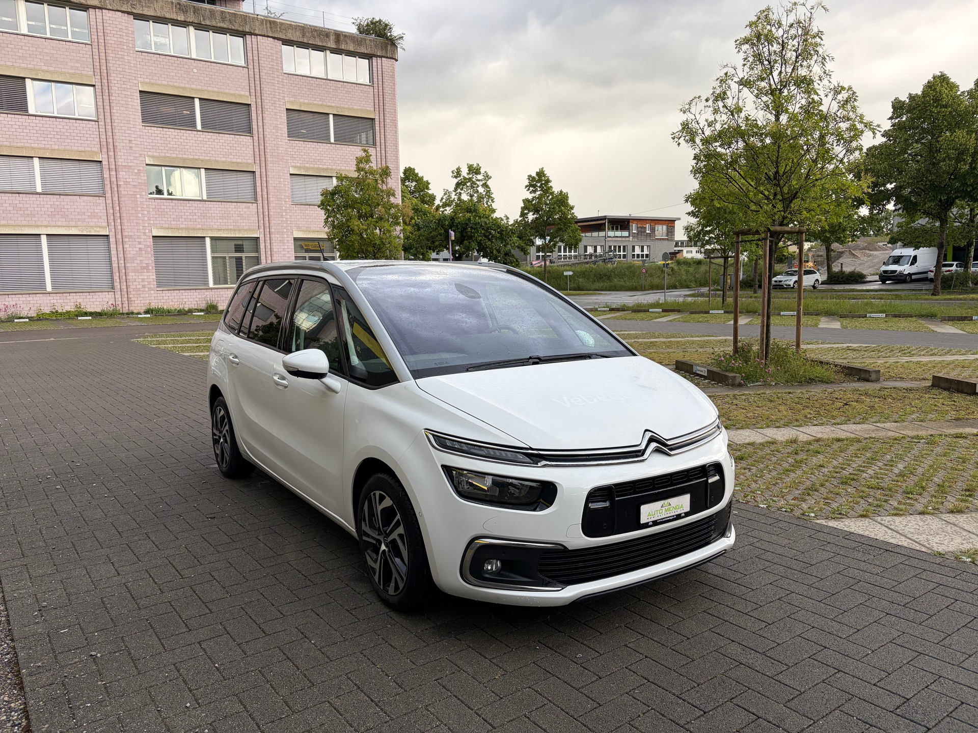 CITROEN Grand C4 Picasso 1.6 BlueHDi Feel Edition EAT6-image-3