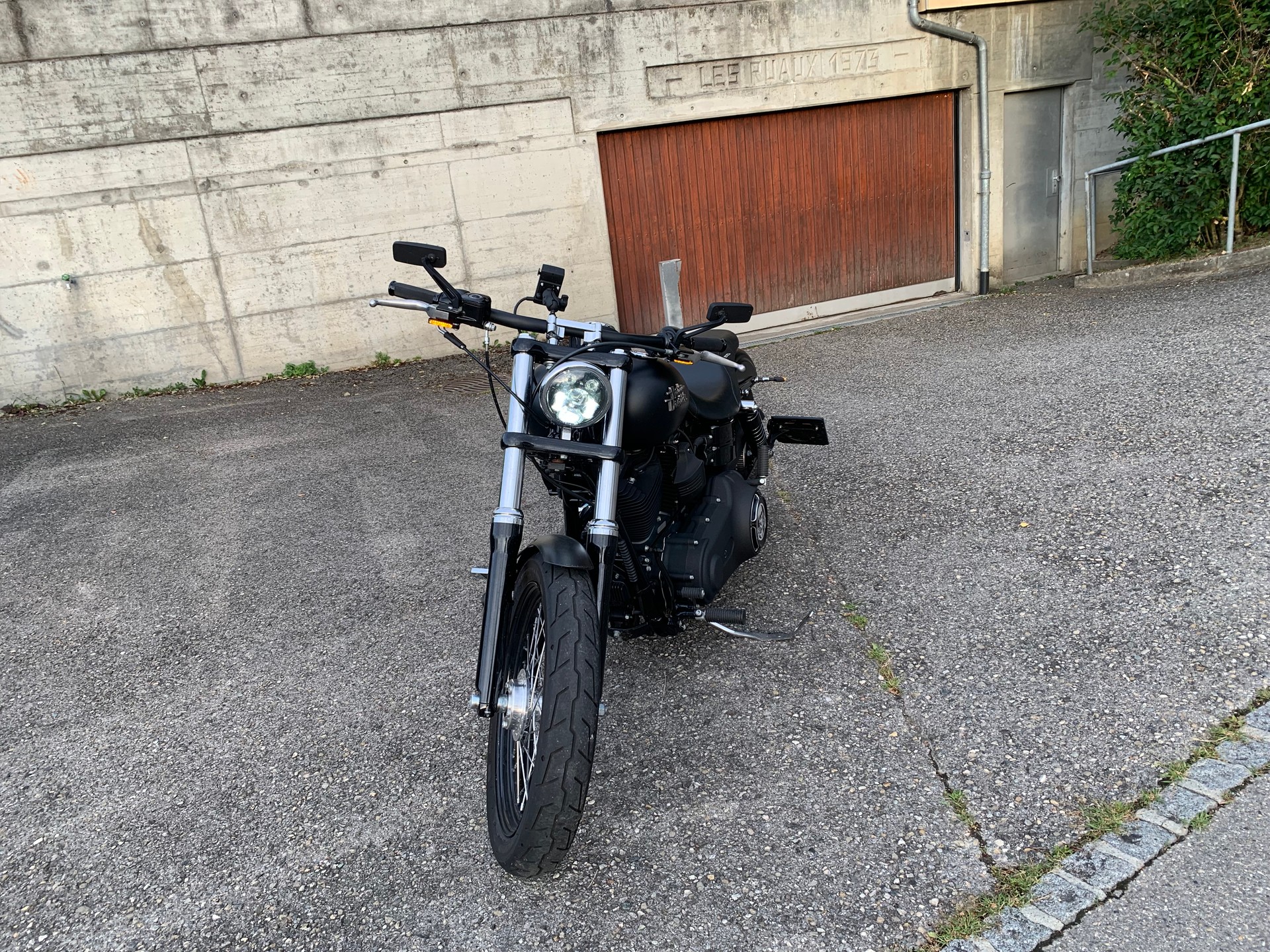 HARLEY-DAVIDSON FXDB Dyna Street Bob ABS