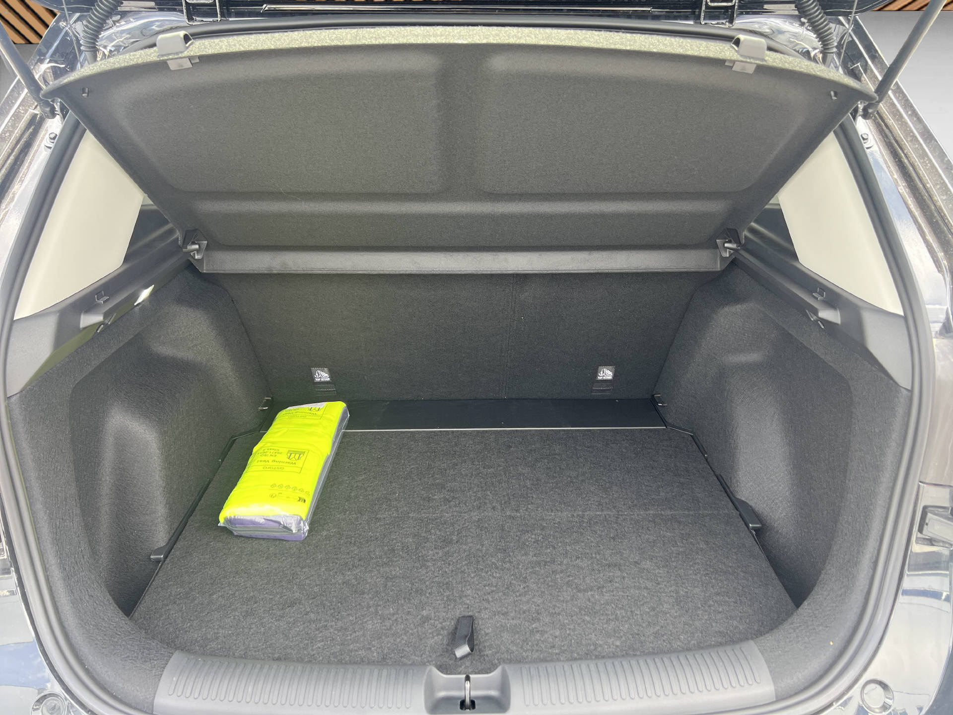 MG ZS 1.5 Hybrid+ Luxury-image-9