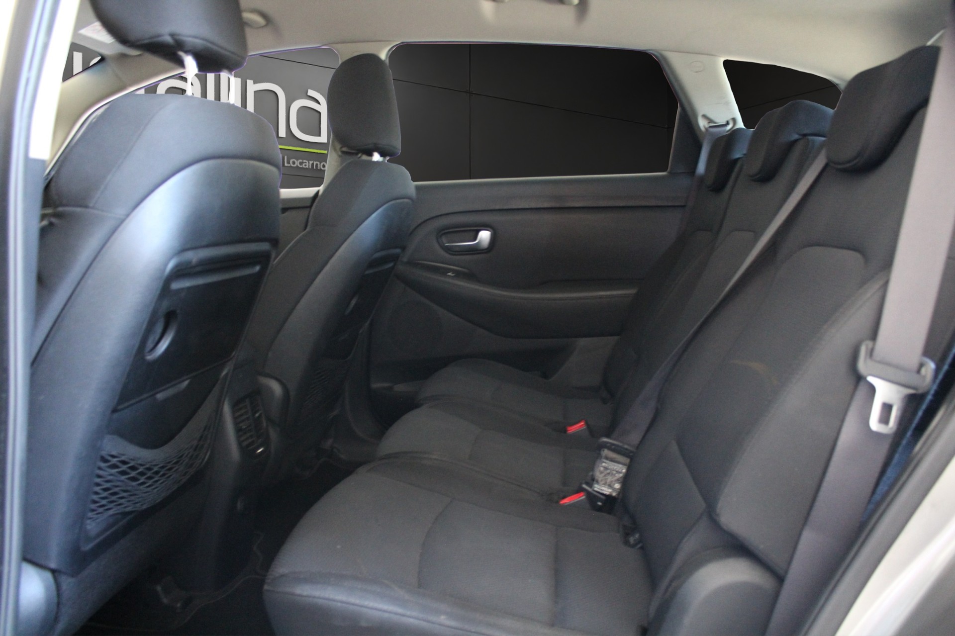 KIA Carens 1.6 GDi Trend-image-9