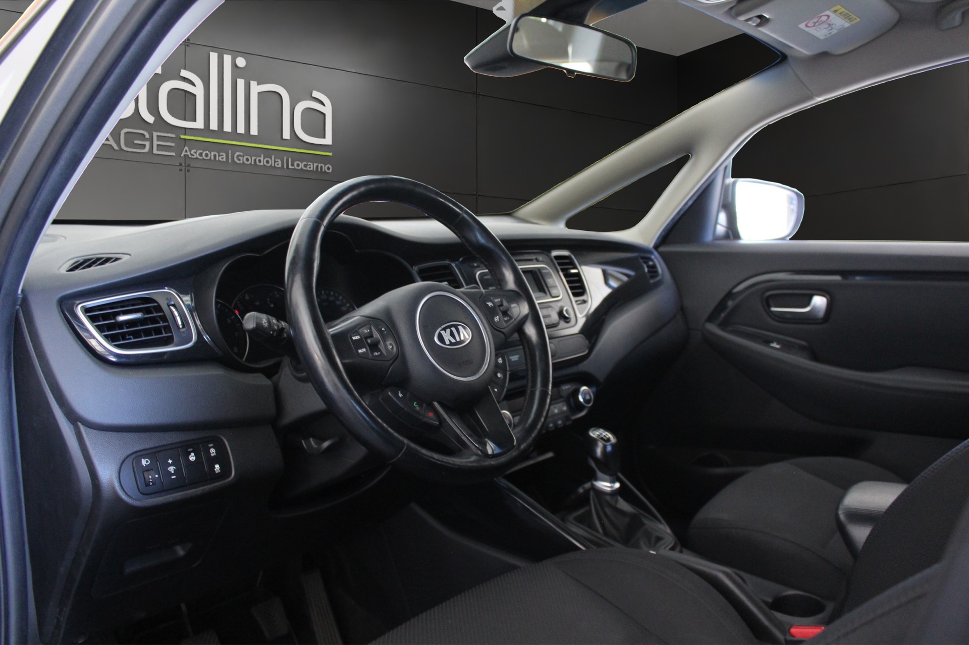 KIA Carens 1.6 GDi Trend-image-7
