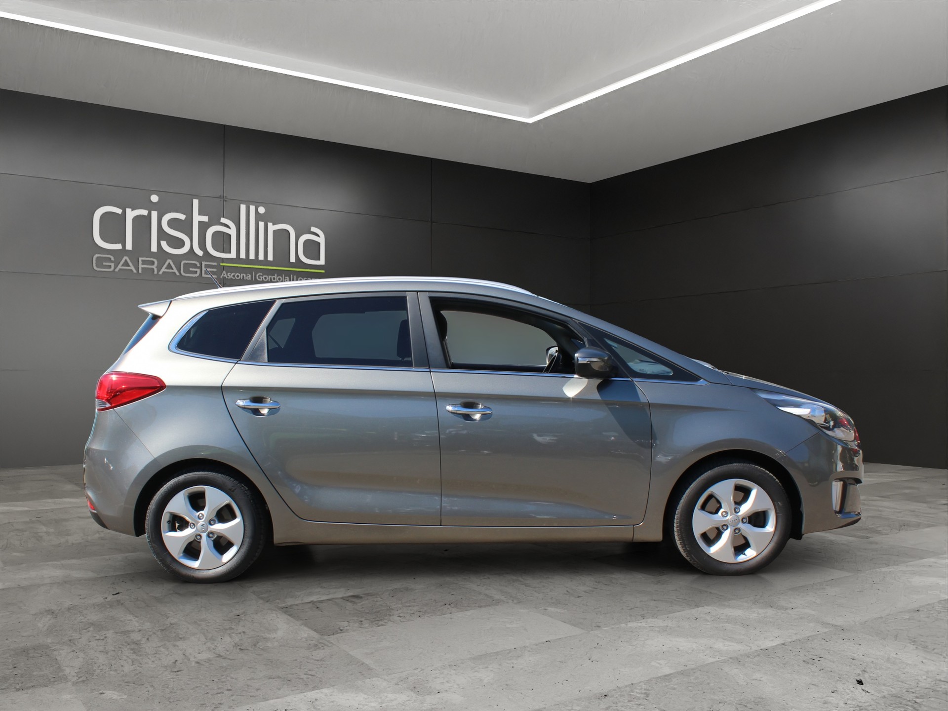 KIA Carens 1.6 GDi Trend-image-4