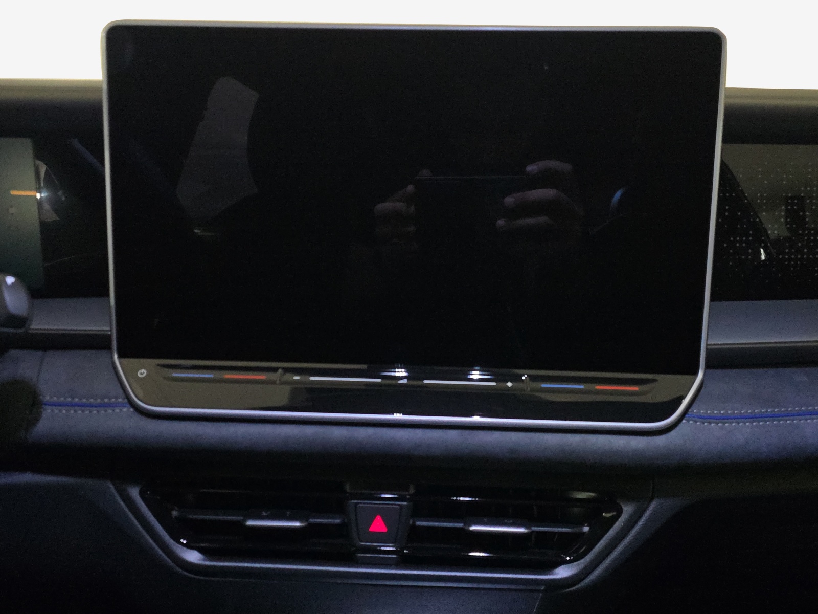 VW Tayron 2.0 TSI R-Line DSG 4Motion-image-10